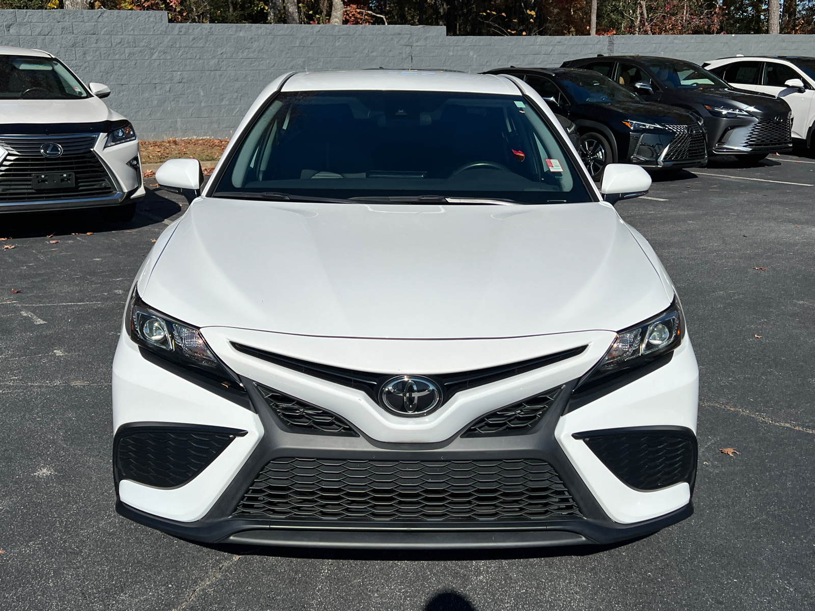 2022 Toyota Camry SE 3