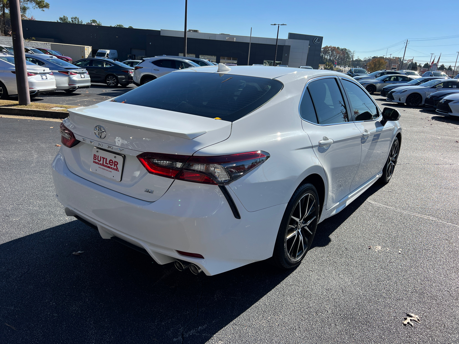 2022 Toyota Camry SE 6