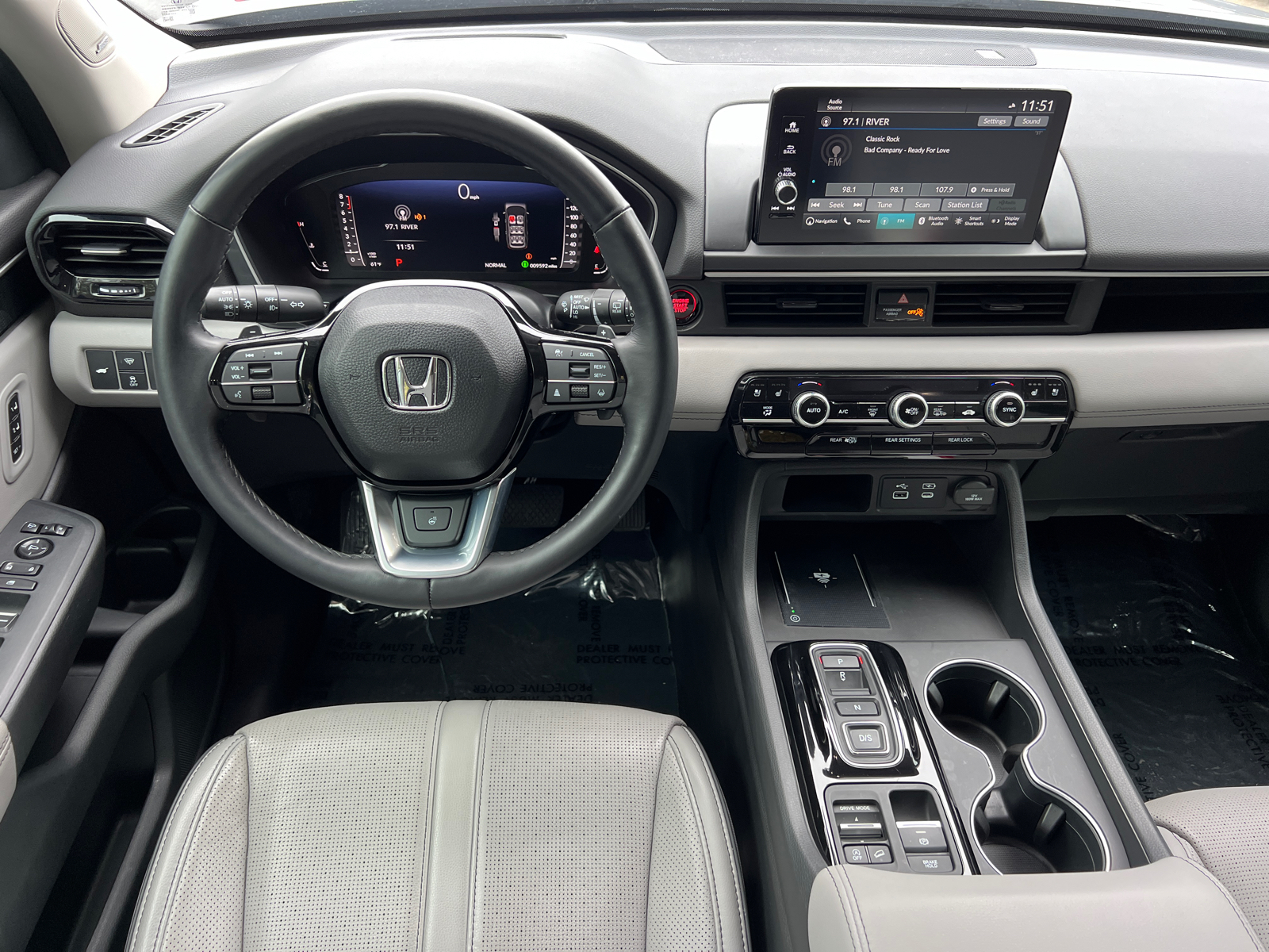 2023 Honda Pilot Elite 24