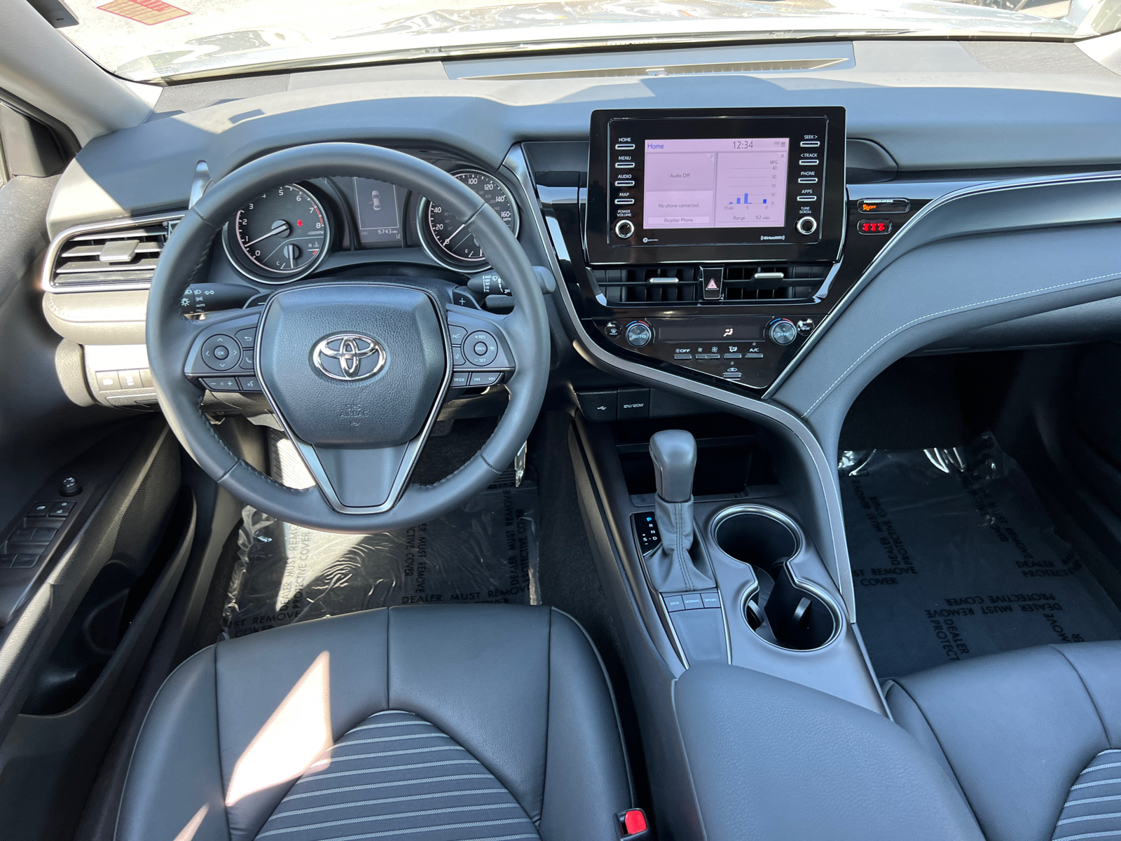 2024 Toyota Camry SE 23