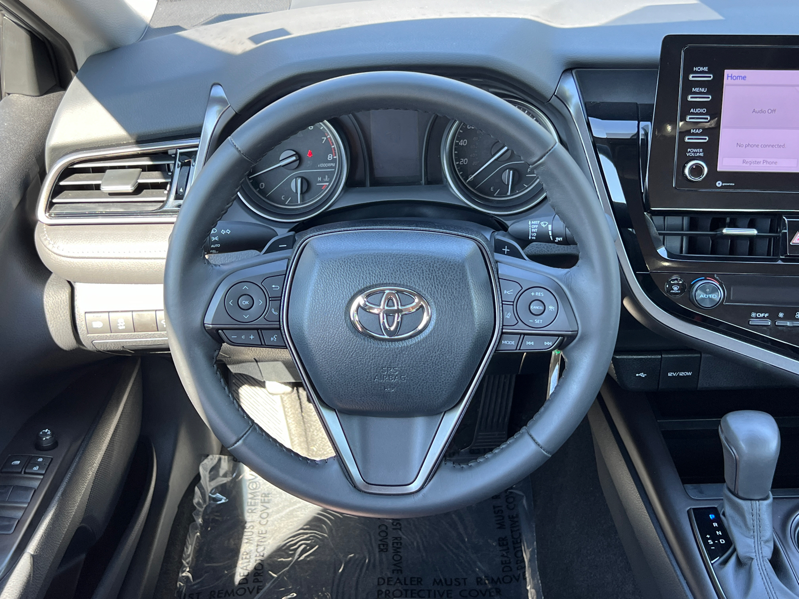 2024 Toyota Camry SE 24