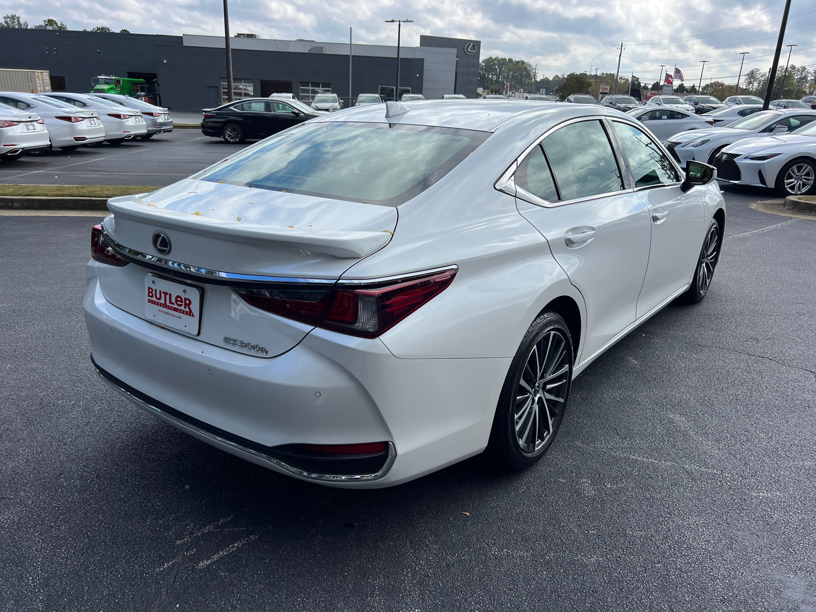 2024 Lexus ES ES 300h 6