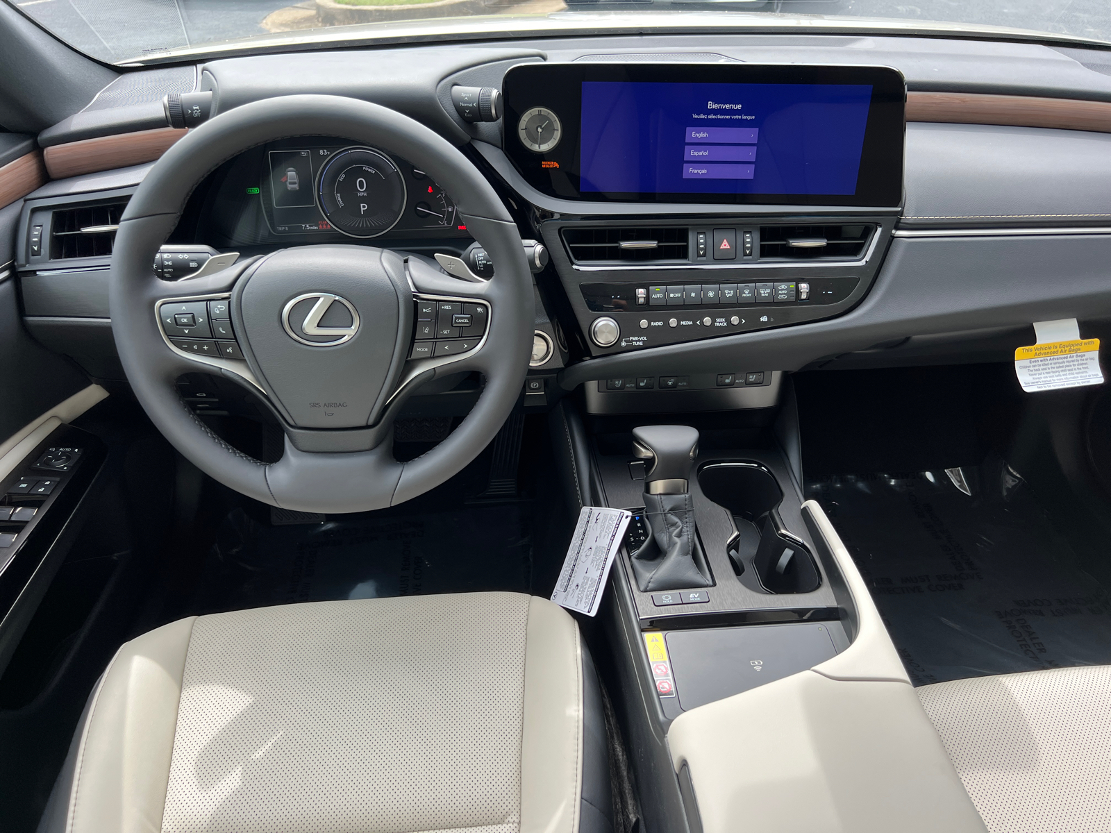 2025 Lexus ES ES 300h 17