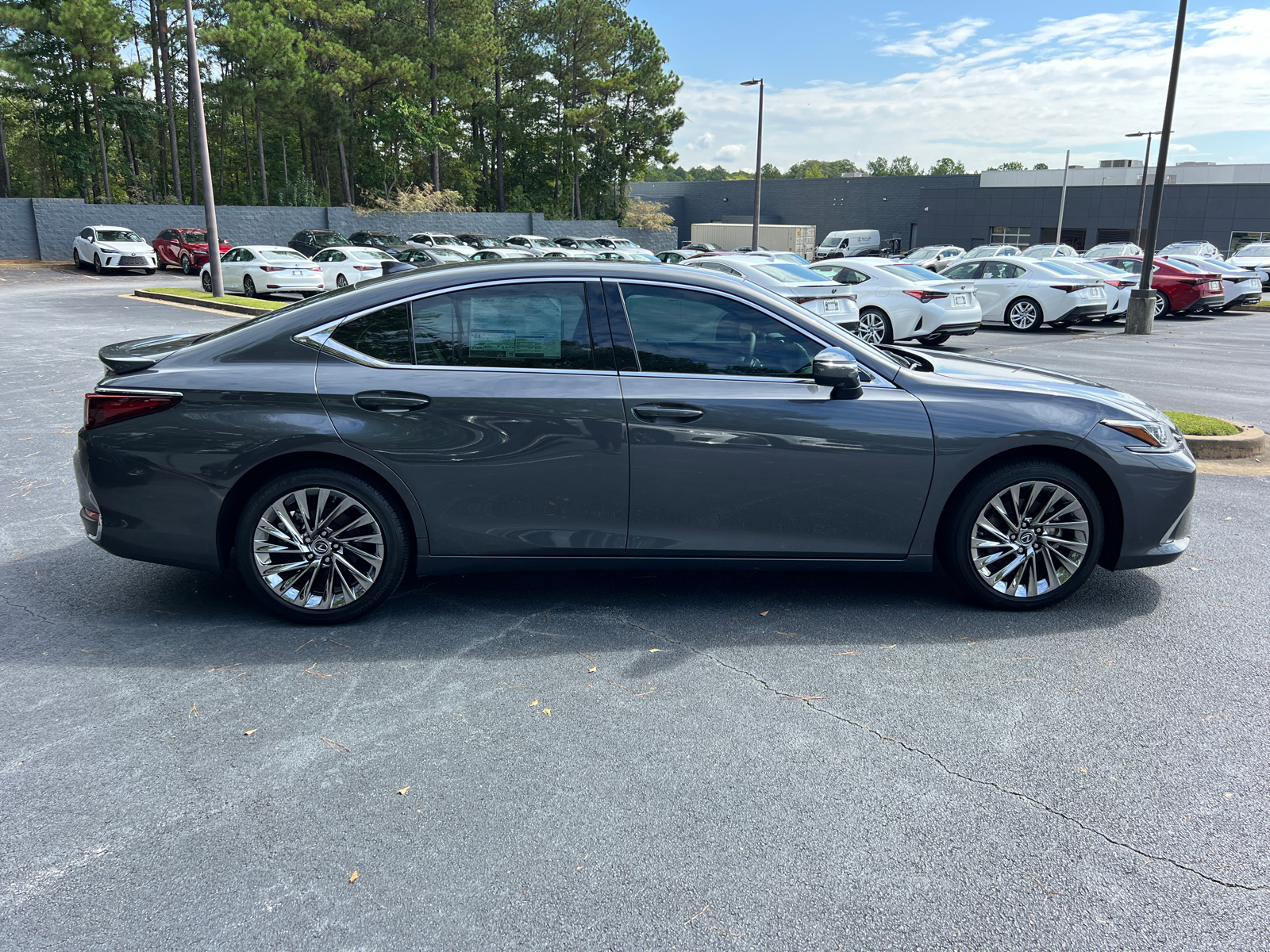 2024 Lexus ES ES 300h Luxury 5