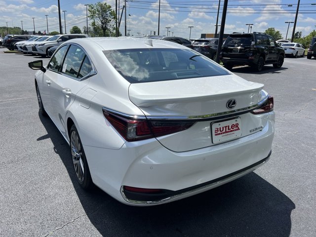 2024 Lexus ES ES 300h Luxury 8