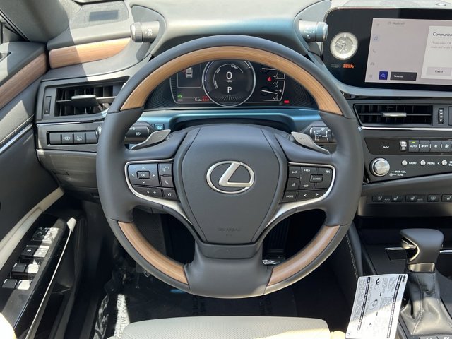 2024 Lexus ES ES 300h Luxury 18