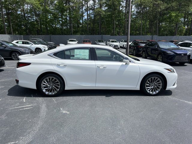 2024 Lexus ES ES 300h Luxury 5