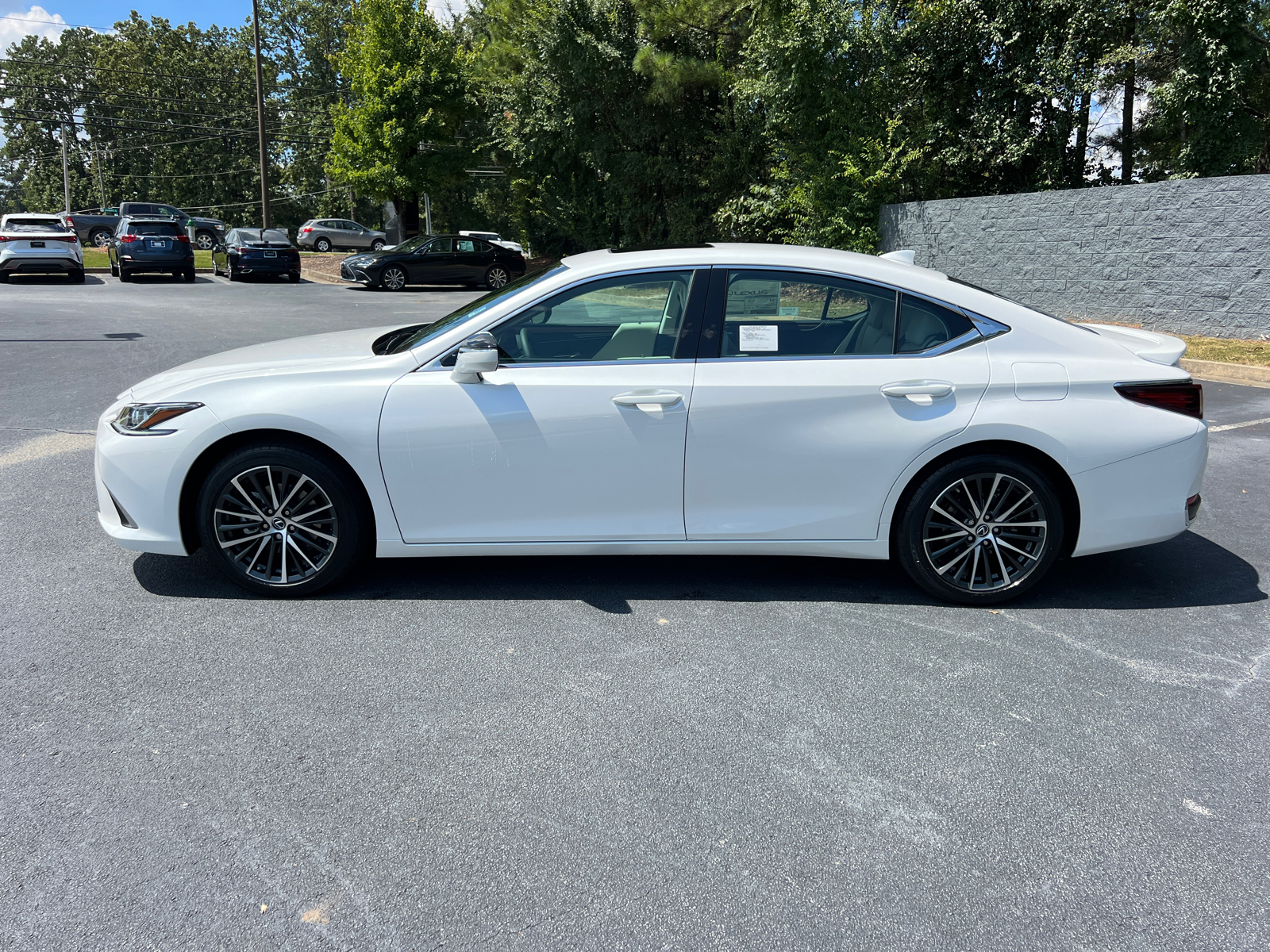 2025 Lexus ES ES 300h 9