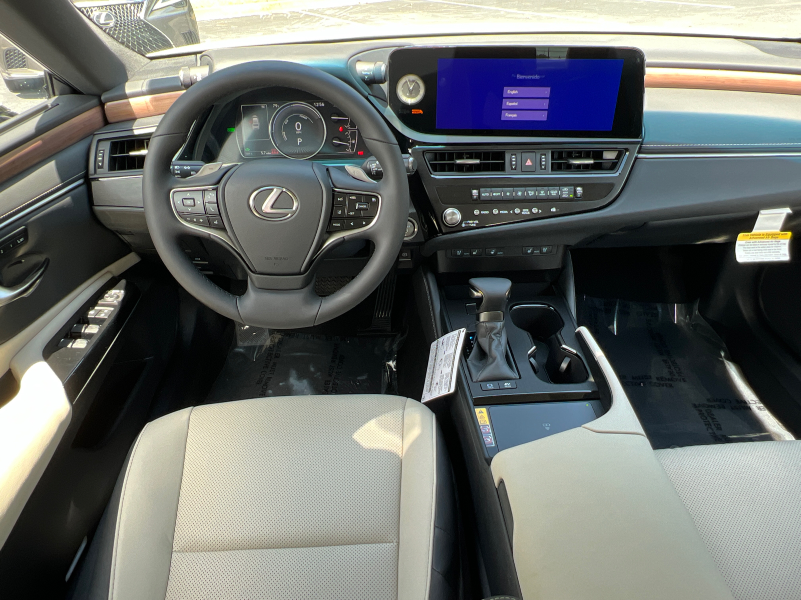 2025 Lexus ES ES 300h 17