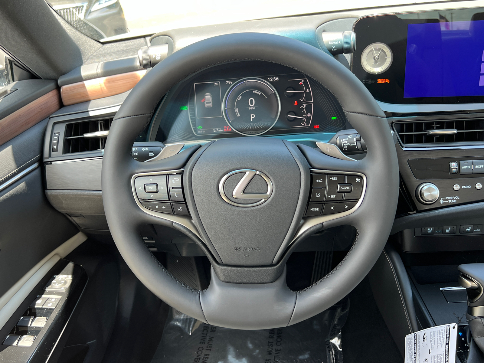 2025 Lexus ES ES 300h 18