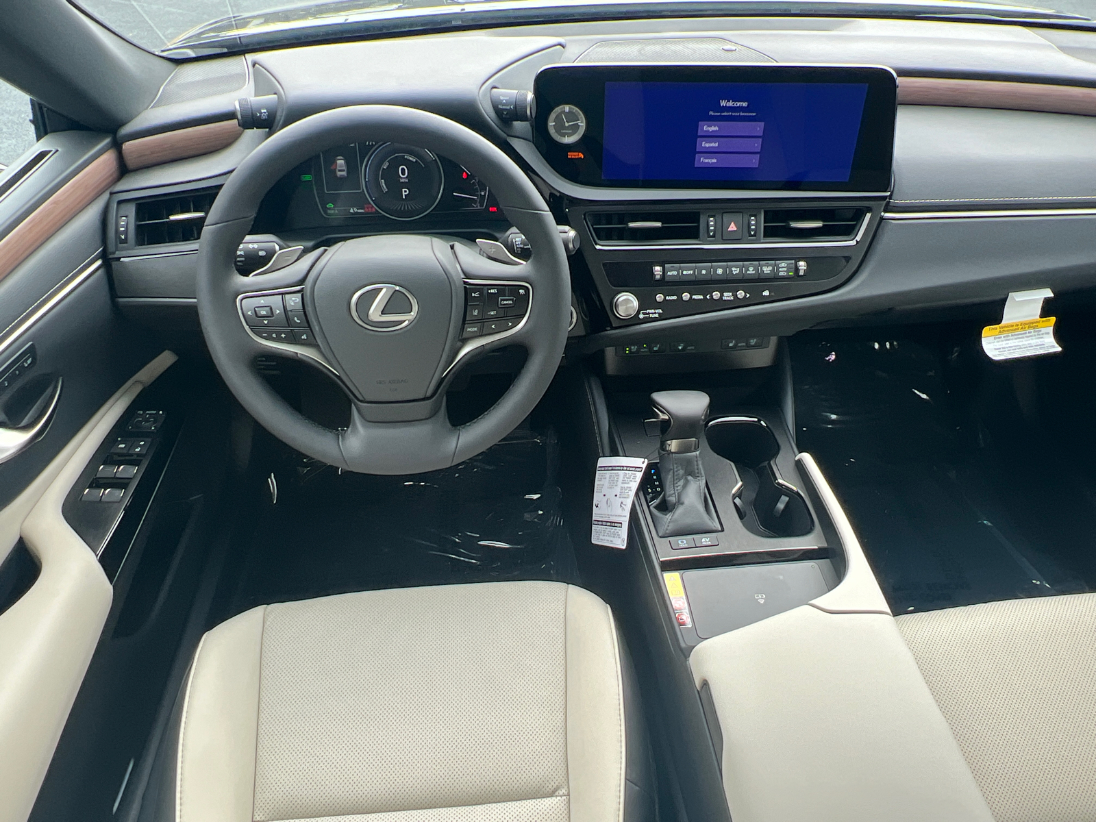 2025 Lexus ES ES 300h 17