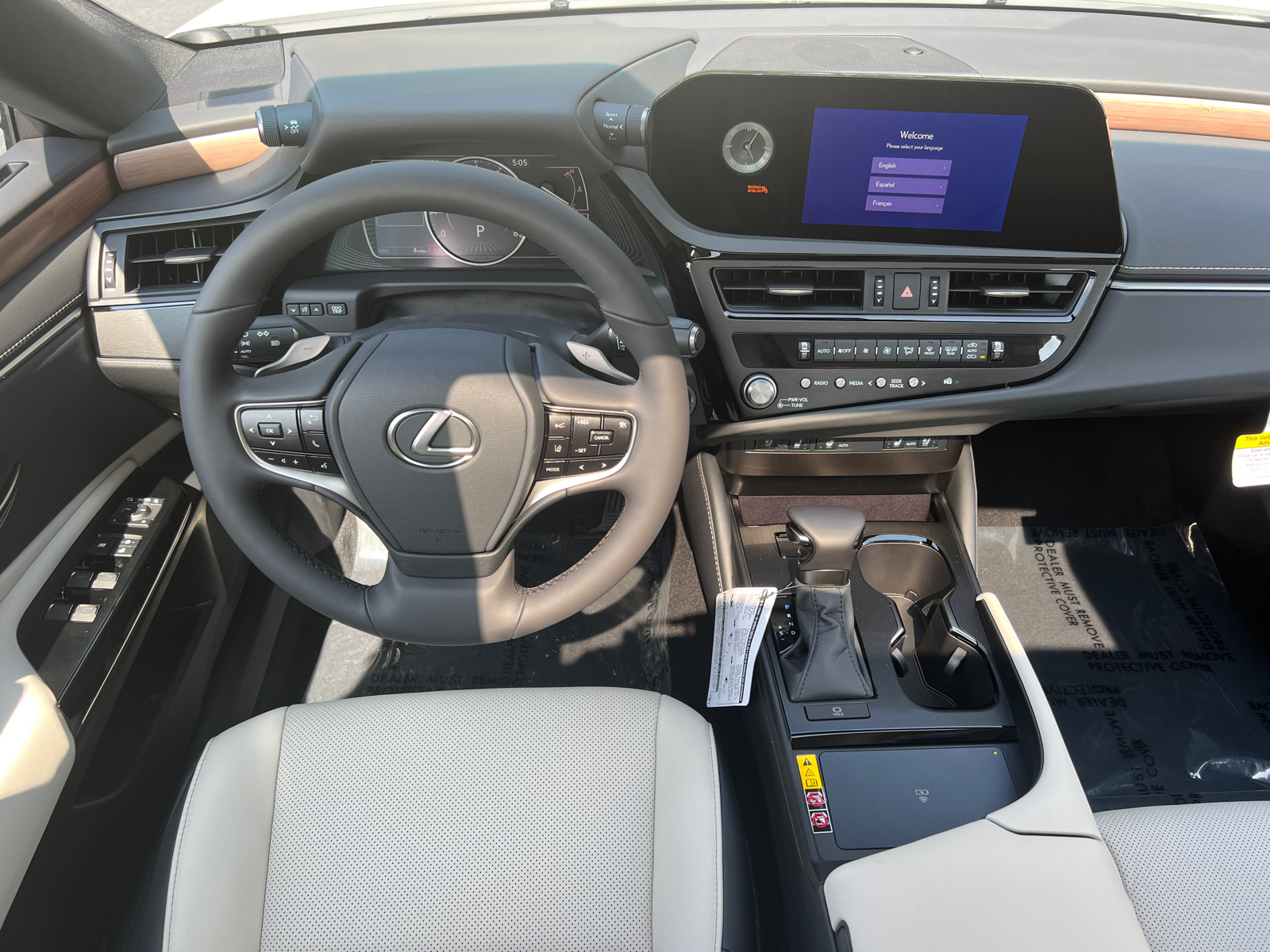 2025 Lexus ES ES 350 17