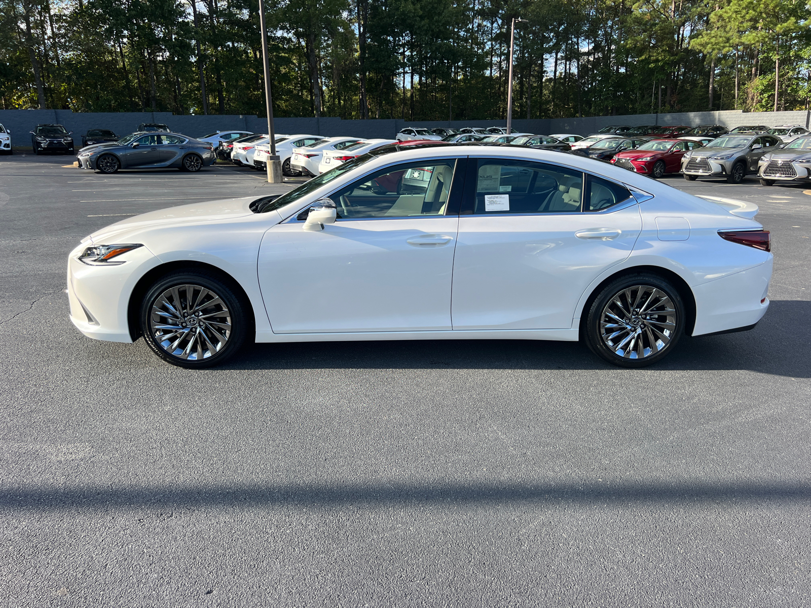 2025 Lexus ES ES 350 Ultra Luxury 9