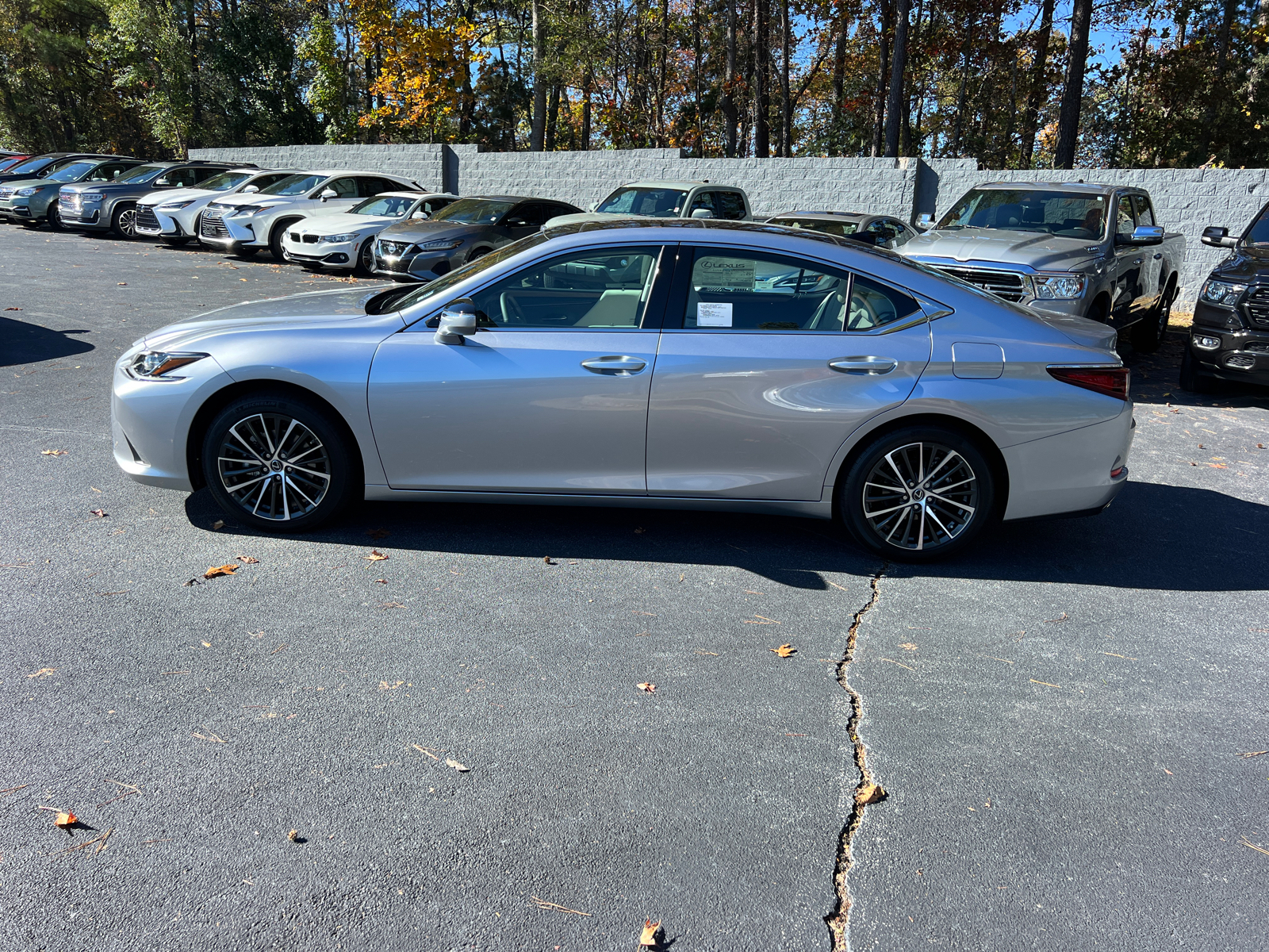 2025 Lexus ES ES 350 9