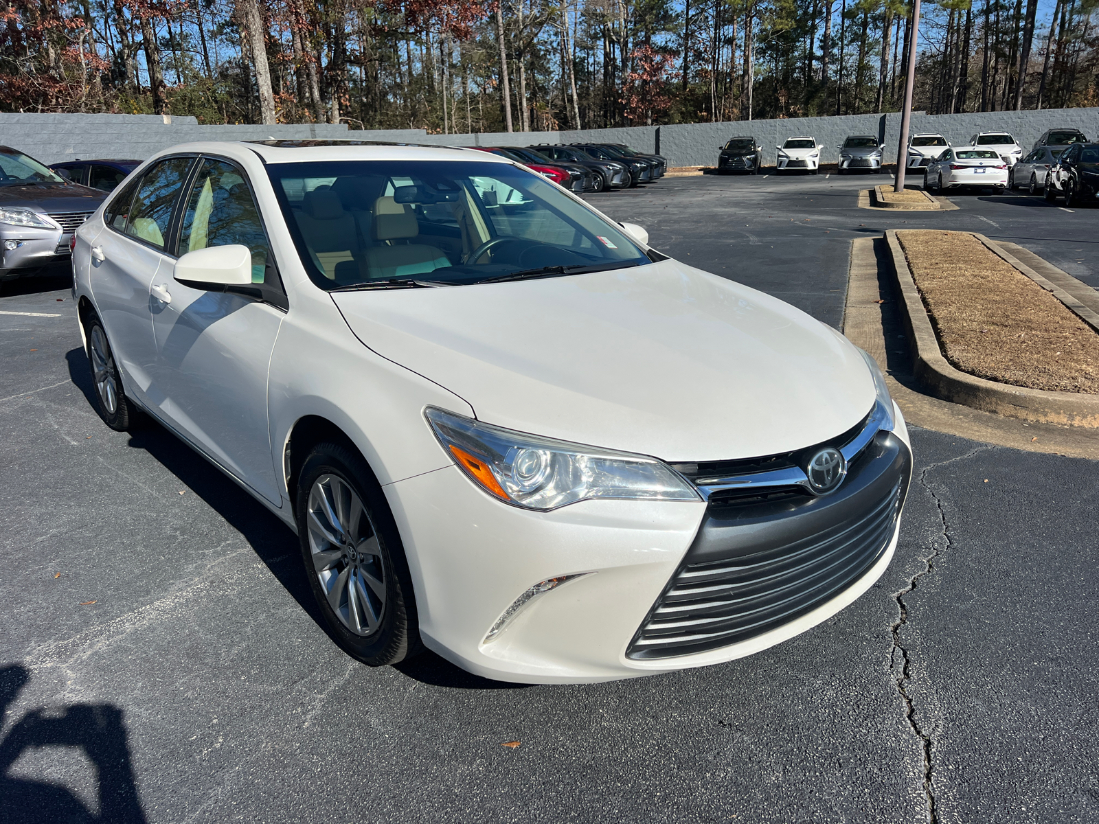 2017 Toyota Camry XLE 4