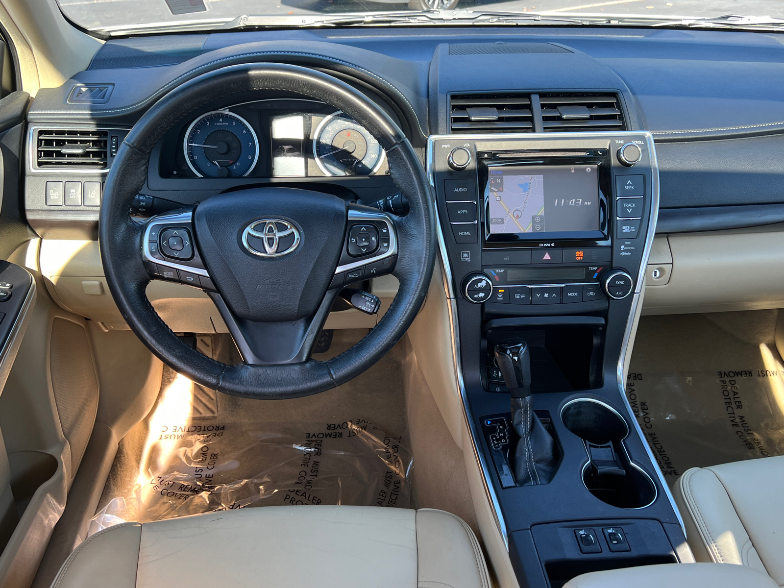 2017 Toyota Camry XLE 23