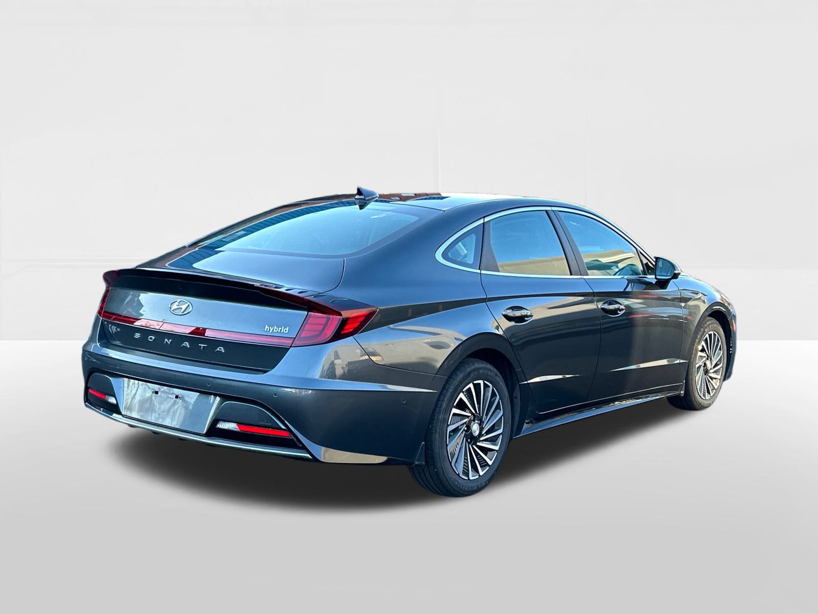 2022 Hyundai Sonata Hybrid Limited 4