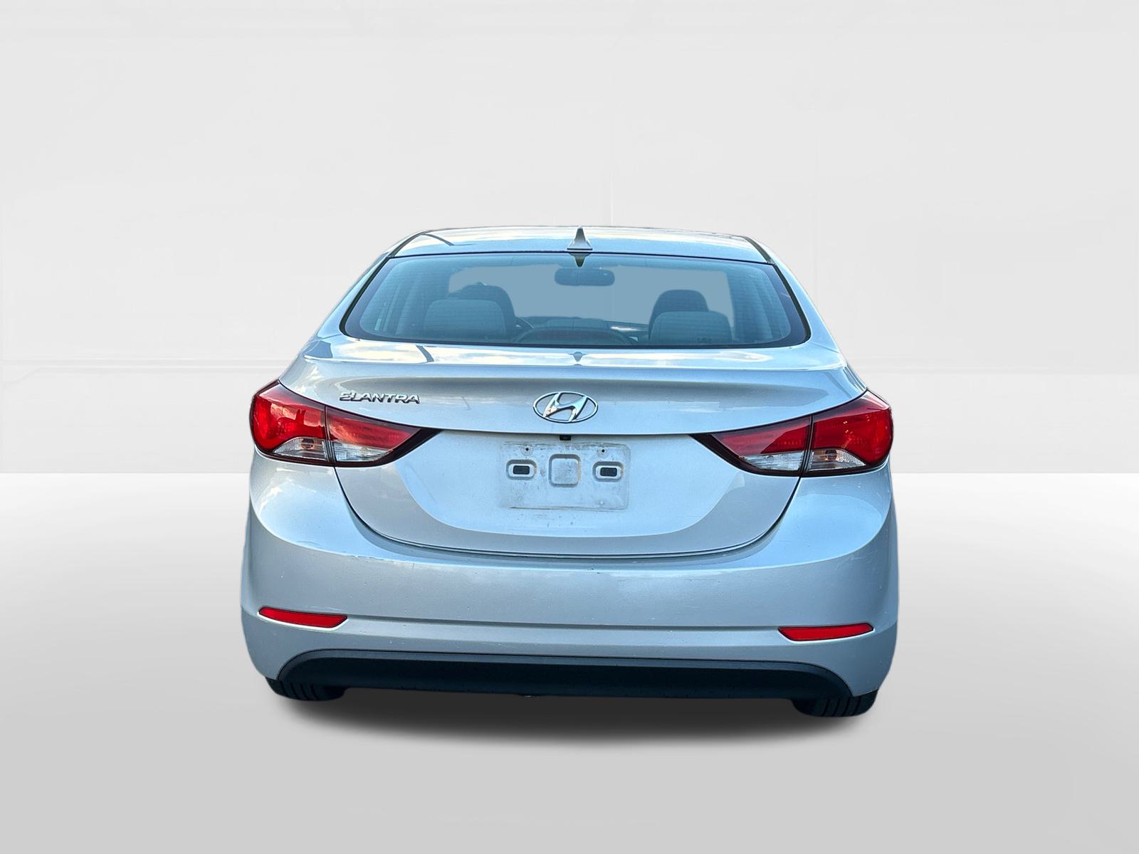 2015 Hyundai Elantra SE 3