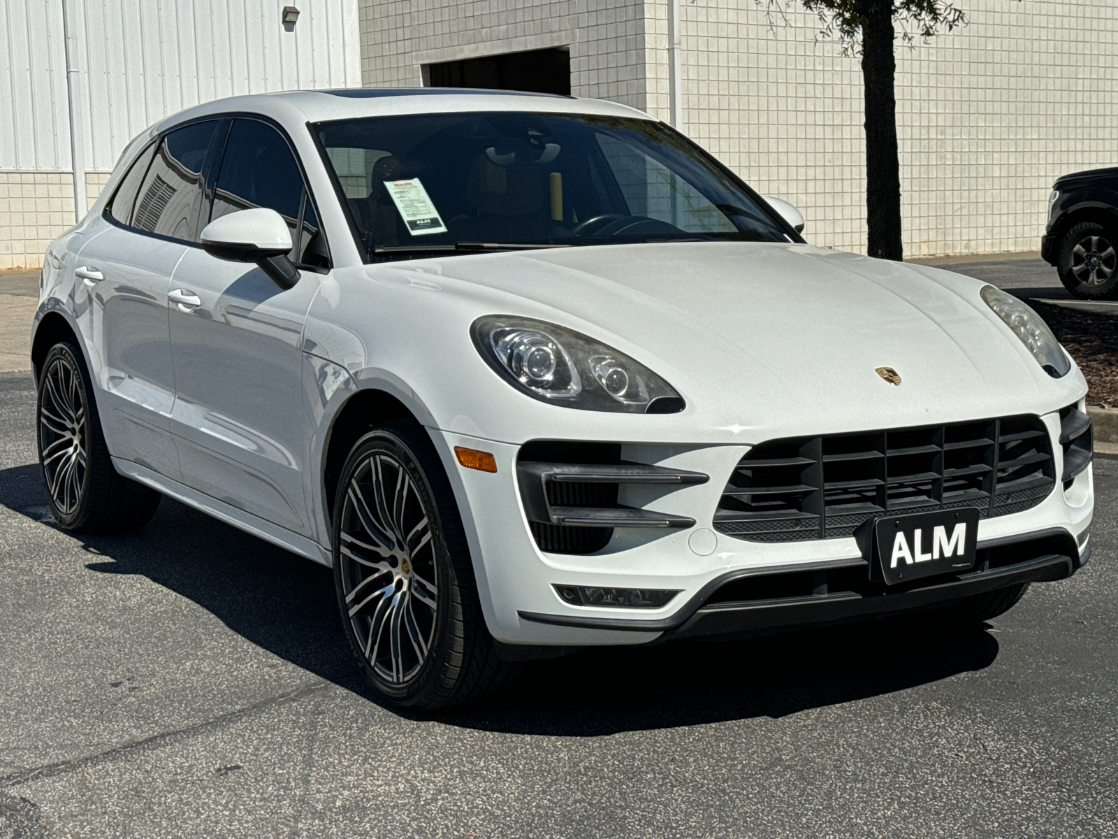 2016 Porsche Macan Turbo 3