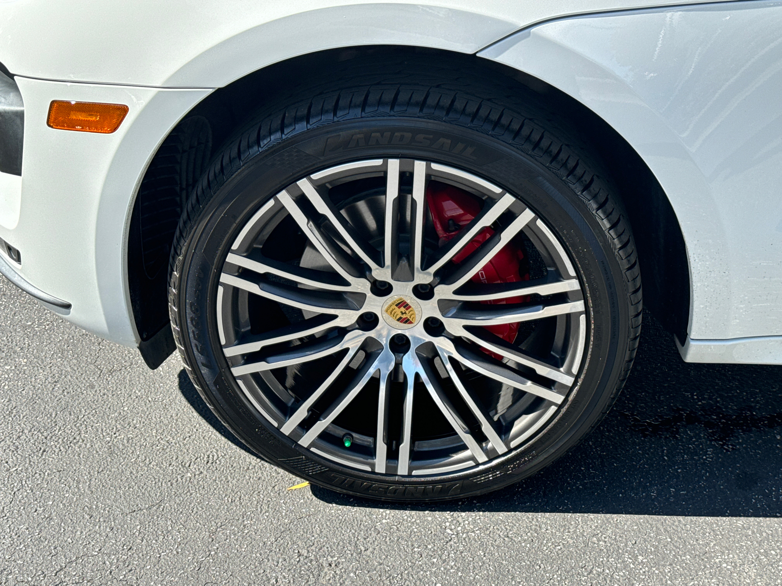 2016 Porsche Macan Turbo 11