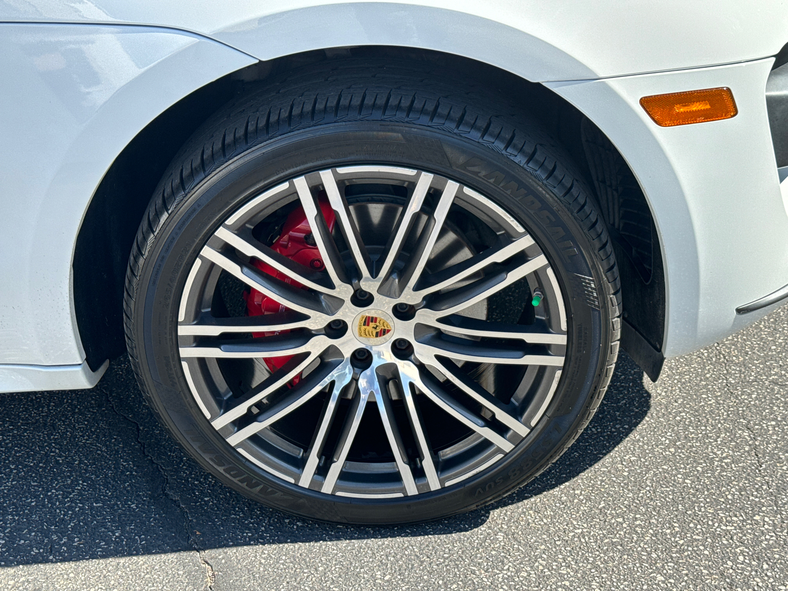 2016 Porsche Macan Turbo 12