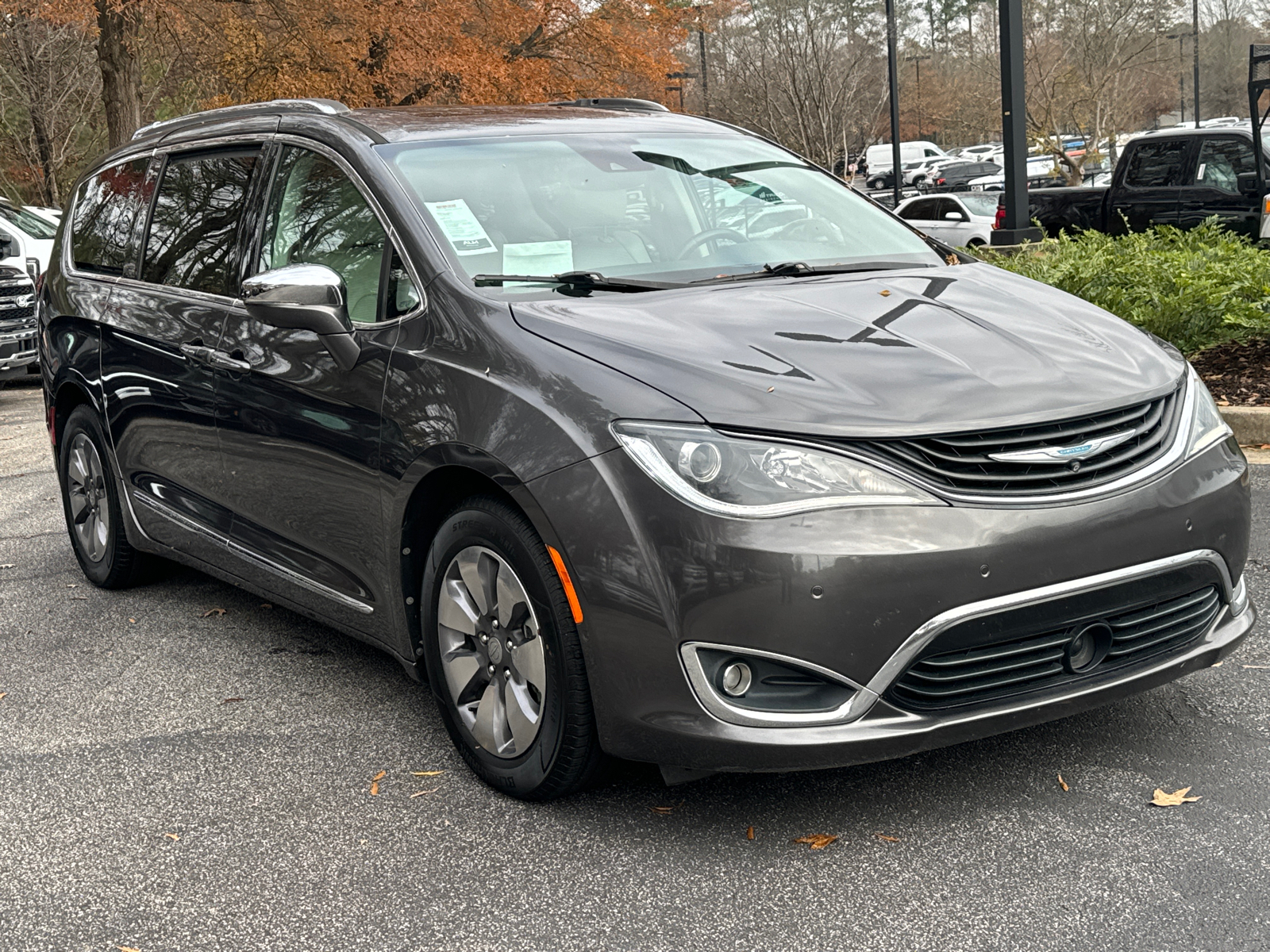 2018 Chrysler Pacifica Hybrid Limited 3