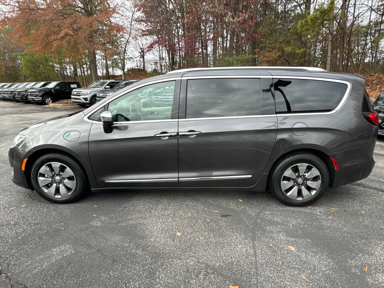 2018 Chrysler Pacifica Hybrid Limited 8