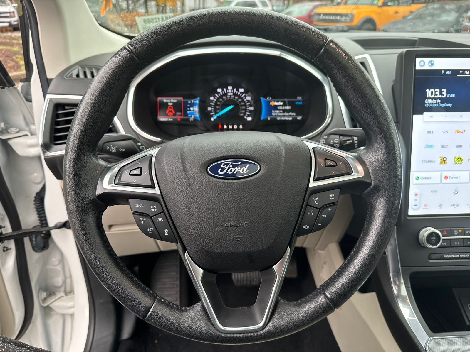 2021 Ford Edge Titanium 26