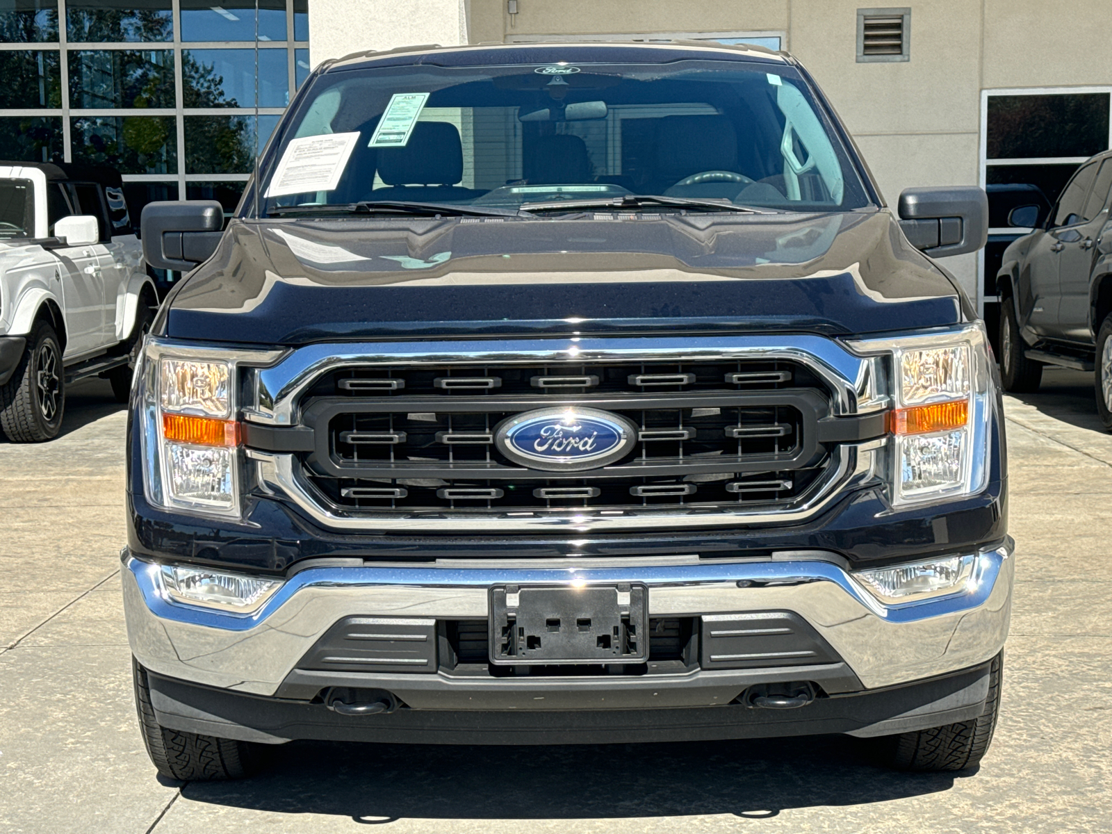 2021 Ford F-150 XLT 2