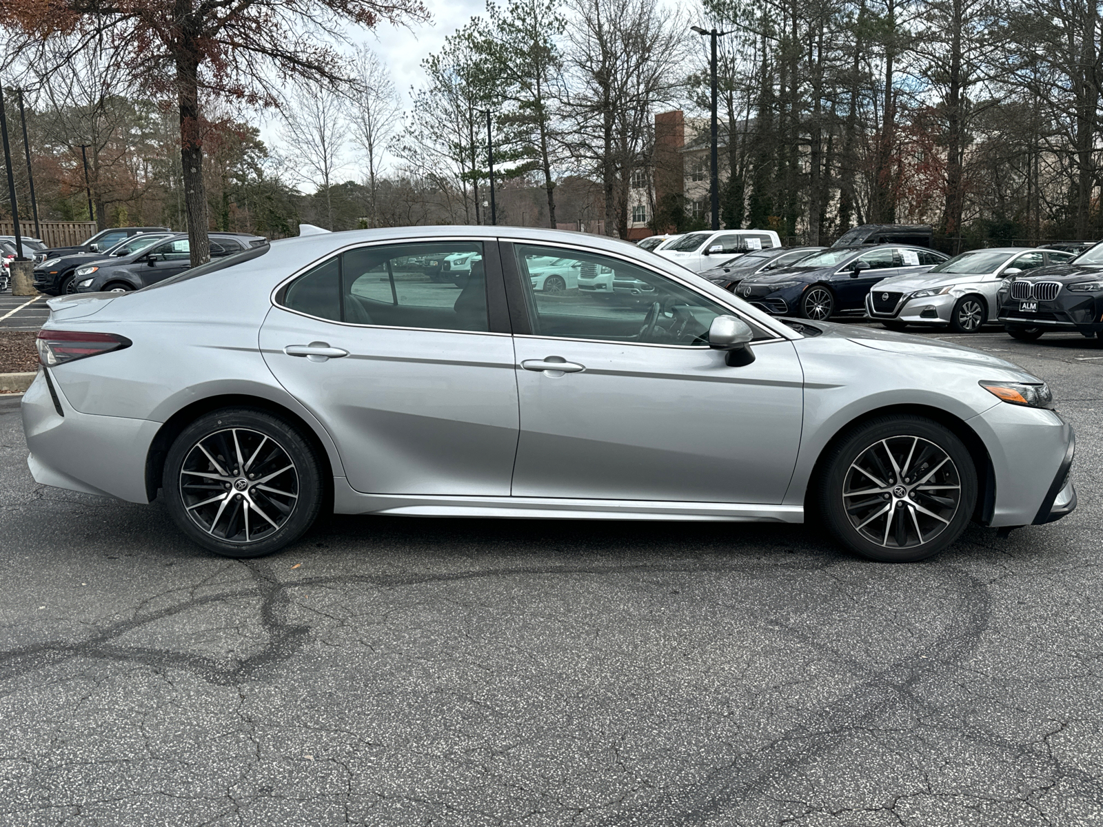 2021 Toyota Camry SE 4