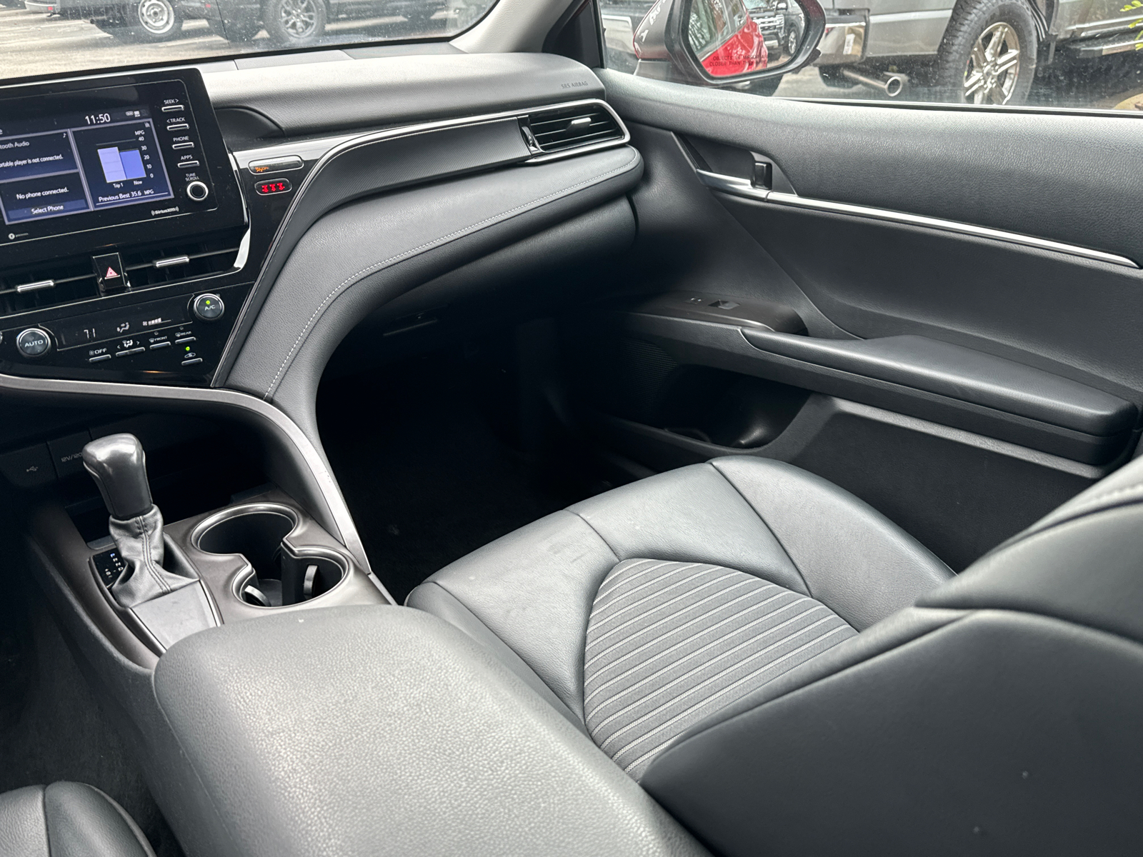 2021 Toyota Camry SE 22