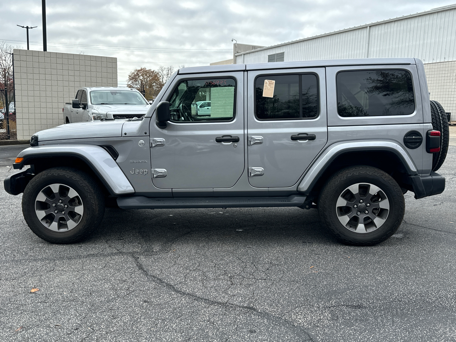 2021 Jeep Wrangler Unlimited Sahara 8