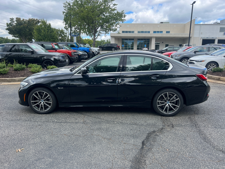 2022 BMW 3 Series 330e xDrive 8