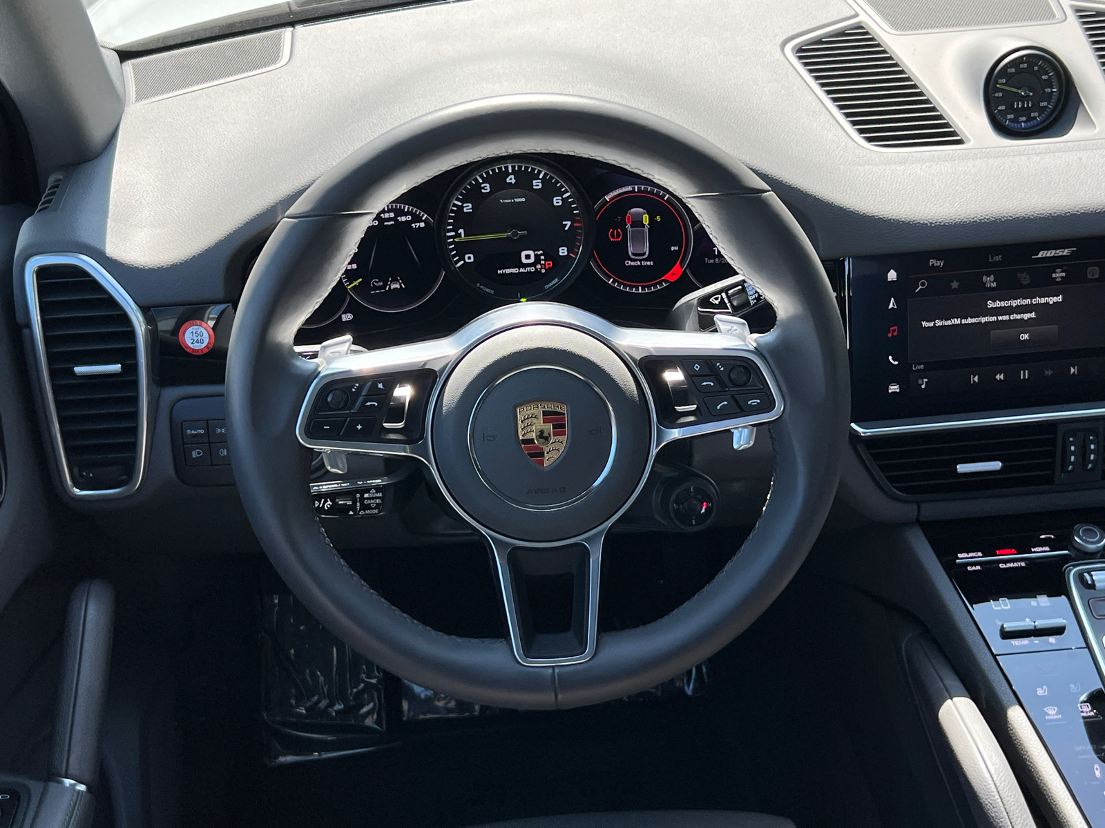 2022 Porsche Cayenne E-Hybrid Platinum Edition 25