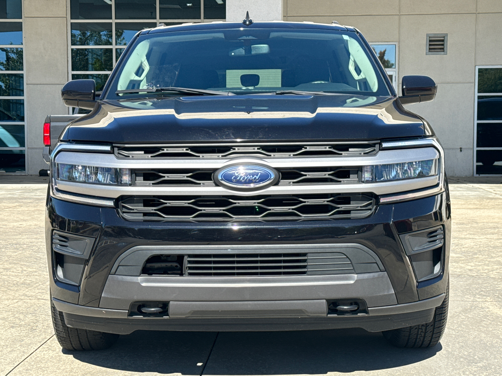 2022 Ford Expedition Max XLT 2