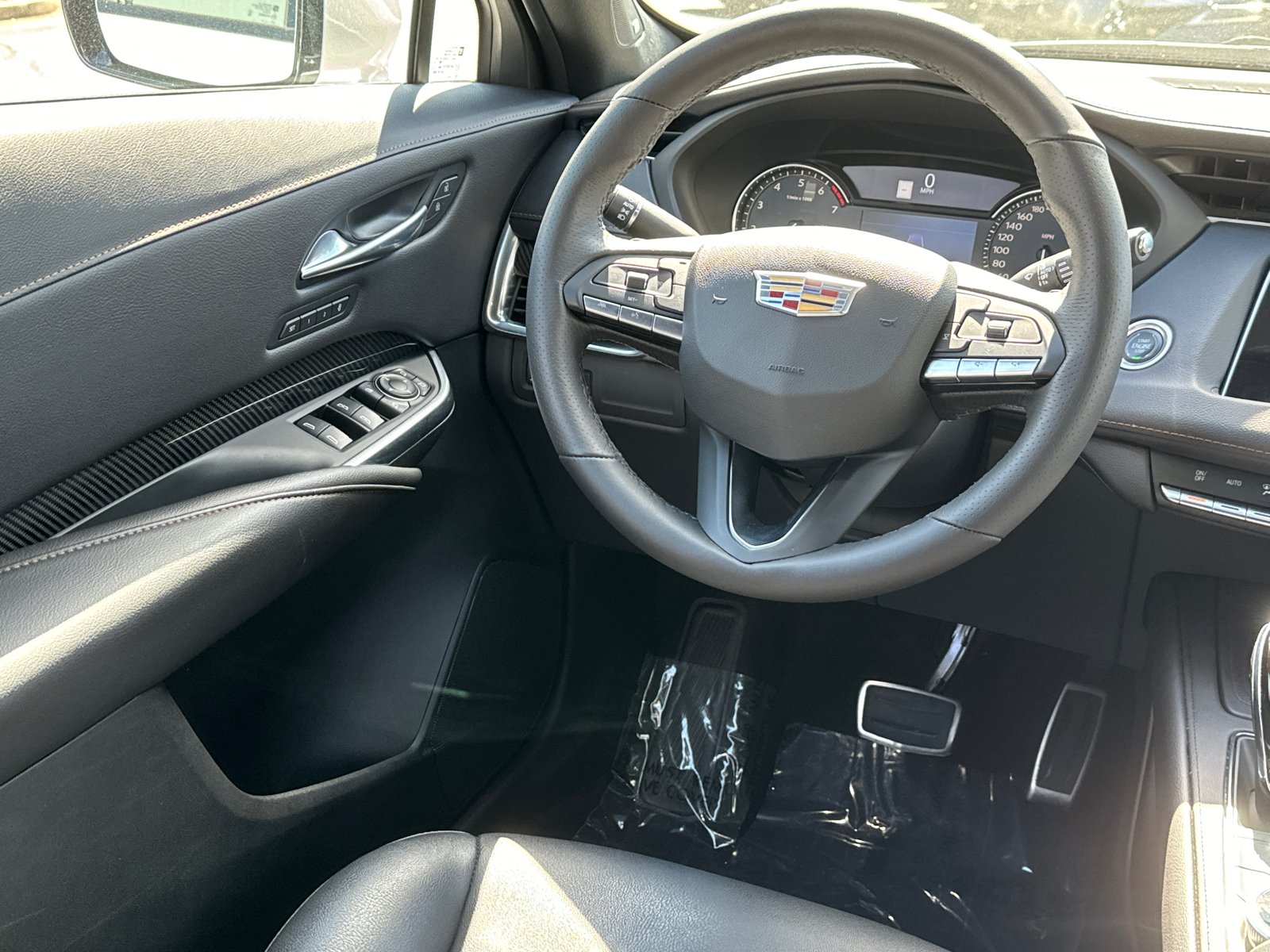 2022 Cadillac XT4 Sport 26