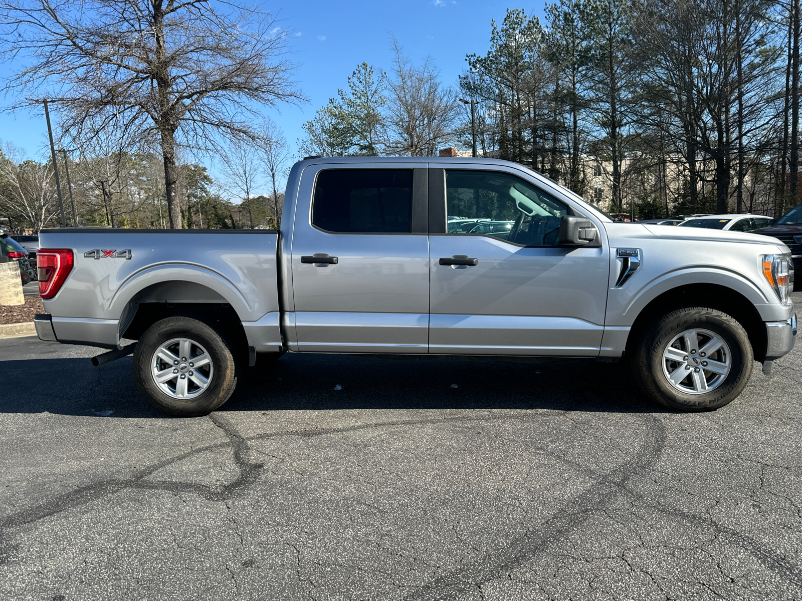 2022 Ford F-150 XLT 4