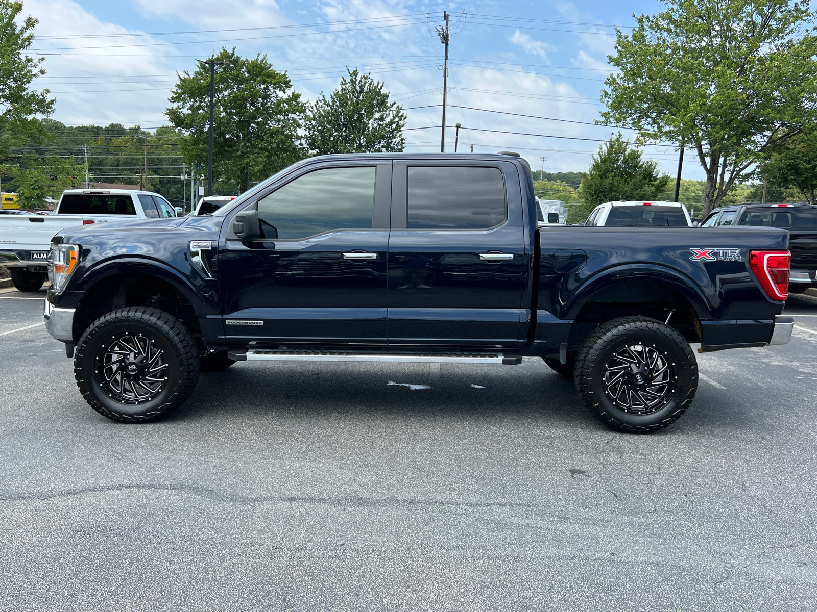 2022 Ford F-150 XLT 2