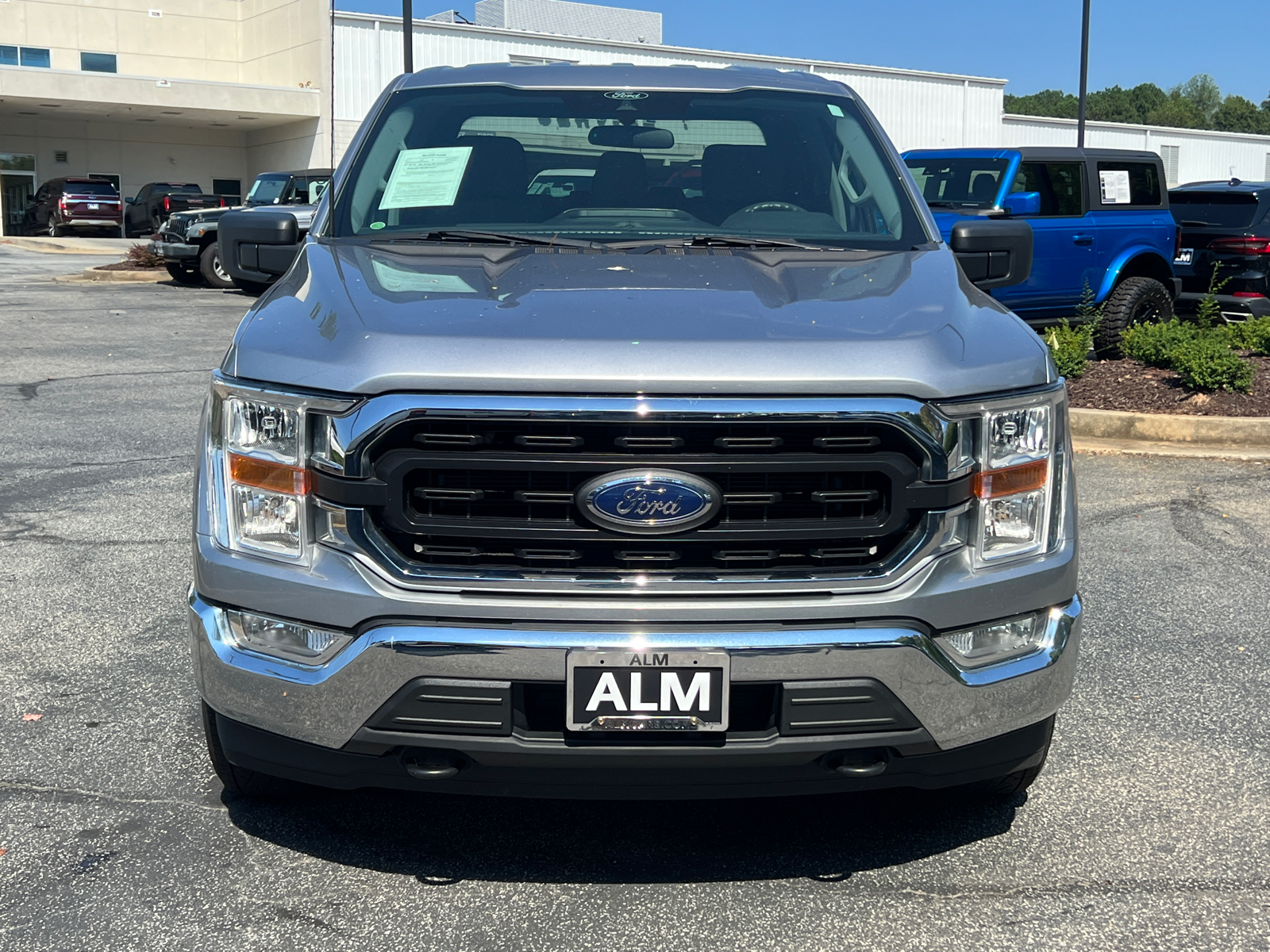 2022 Ford F-150 XLT 2