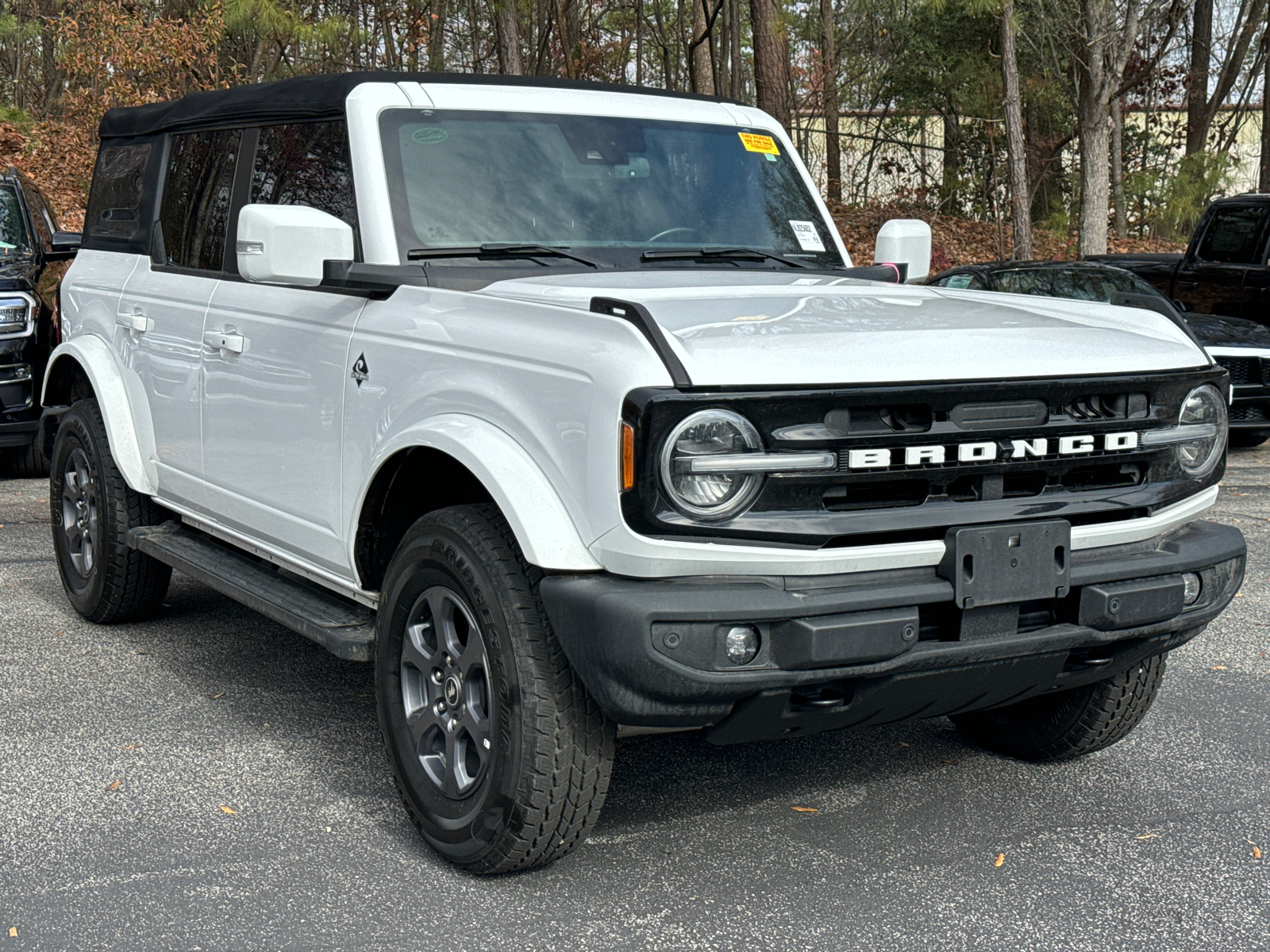 2022 Ford Bronco Base 3