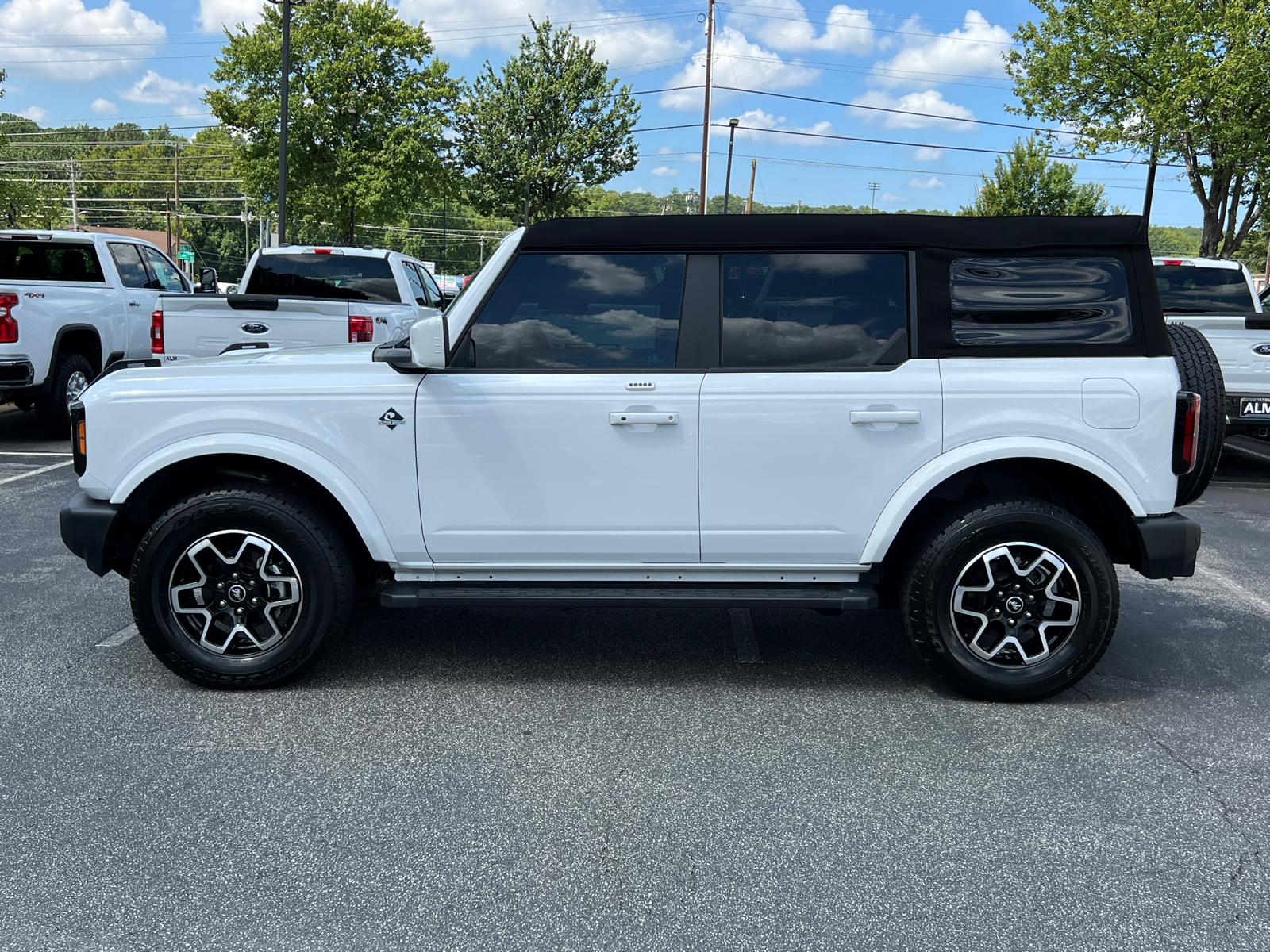 2022 Ford Bronco Outer Banks 2