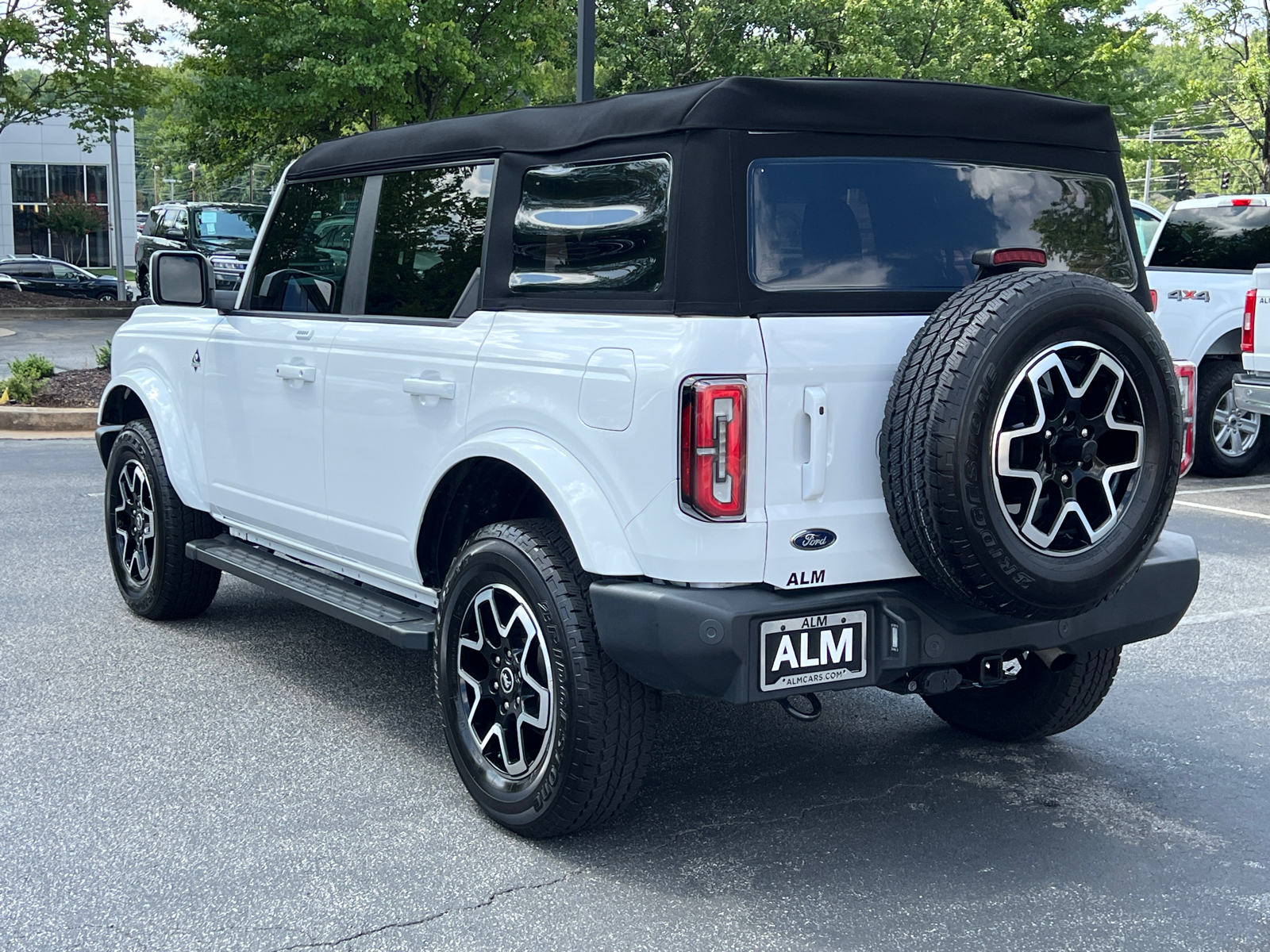 2022 Ford Bronco Outer Banks 3