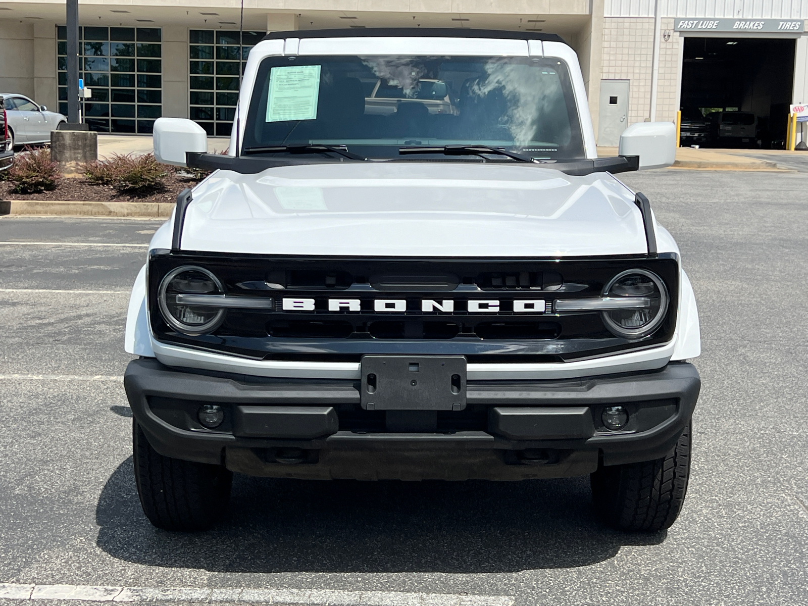 2022 Ford Bronco Outer Banks 8