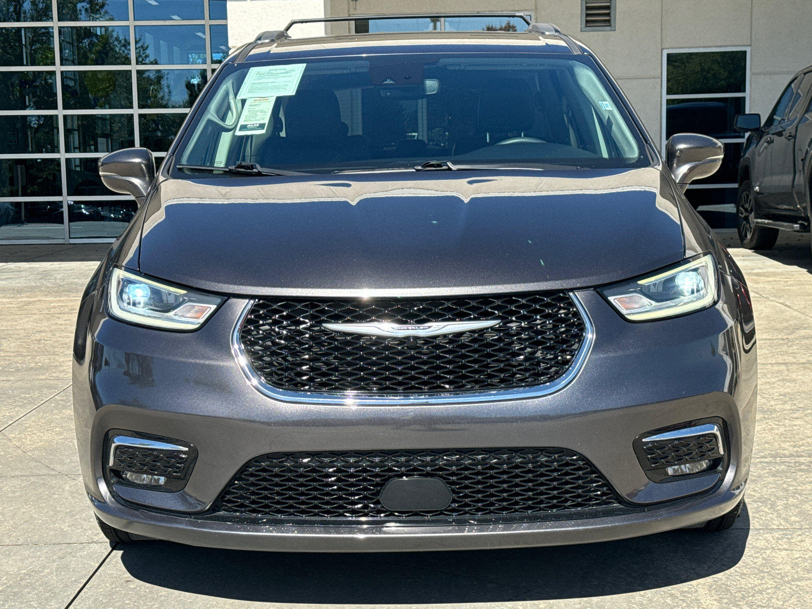 2022 Chrysler Pacifica Touring L 2