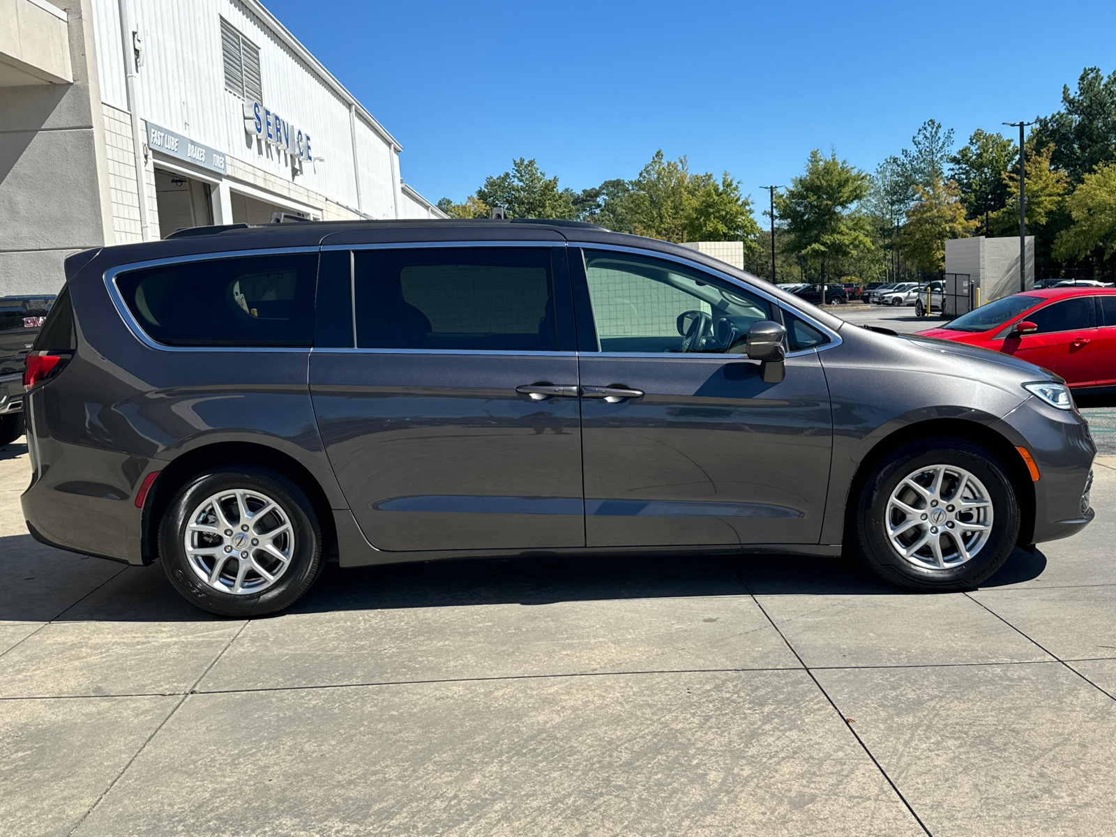 2022 Chrysler Pacifica Touring L 4