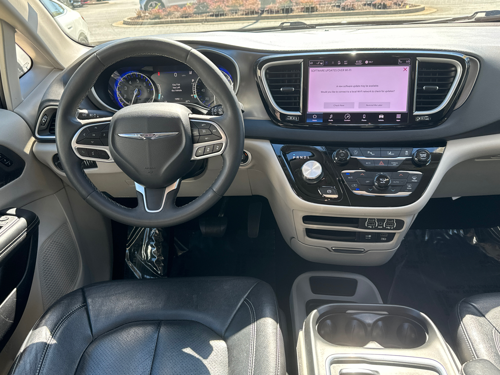 2022 Chrysler Pacifica Touring L 24