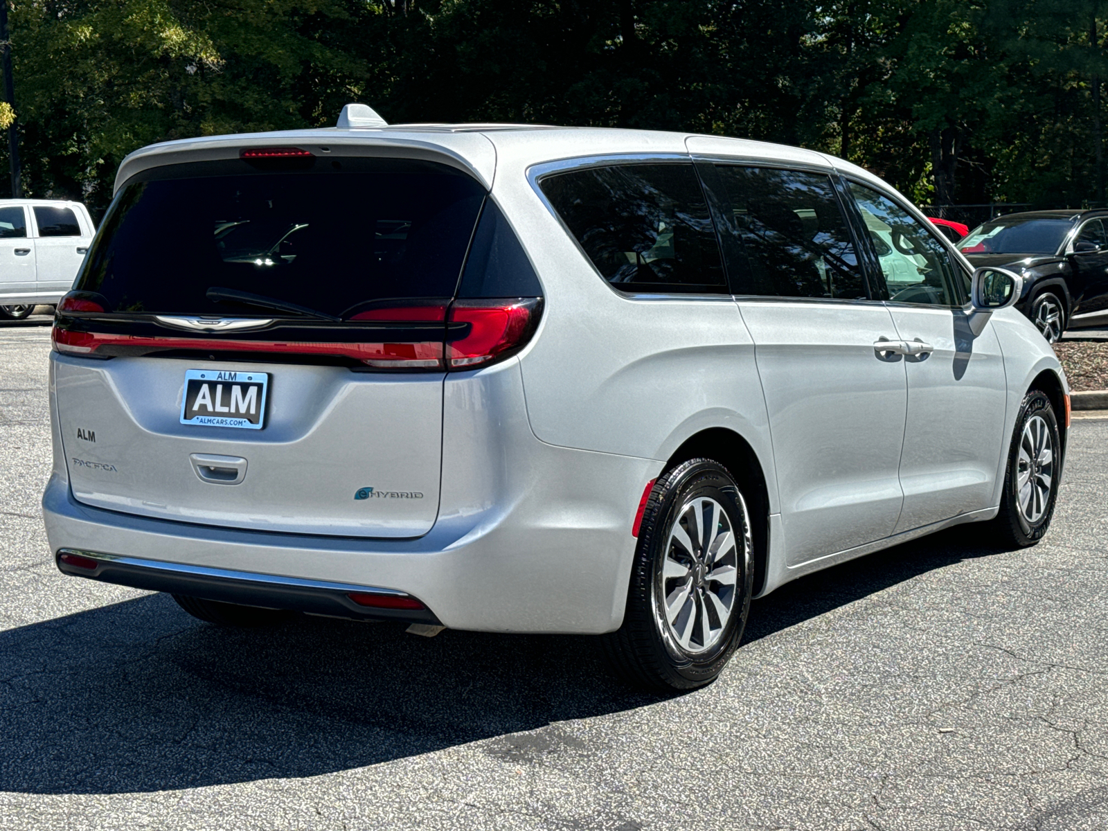 2022 Chrysler Pacifica Hybrid Touring L 5