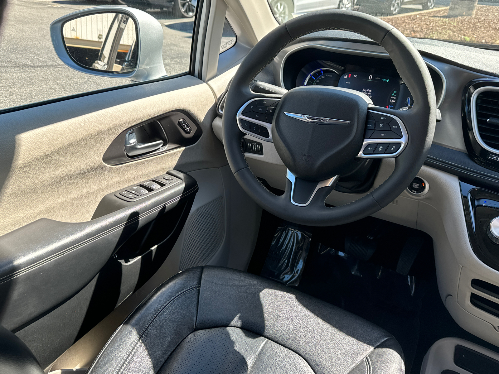 2022 Chrysler Pacifica Hybrid Touring L 25