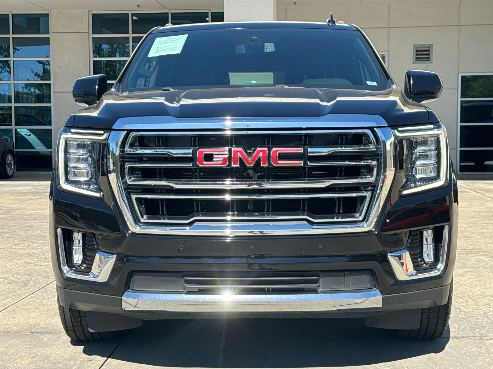 2022 GMC Yukon XL SLT 2