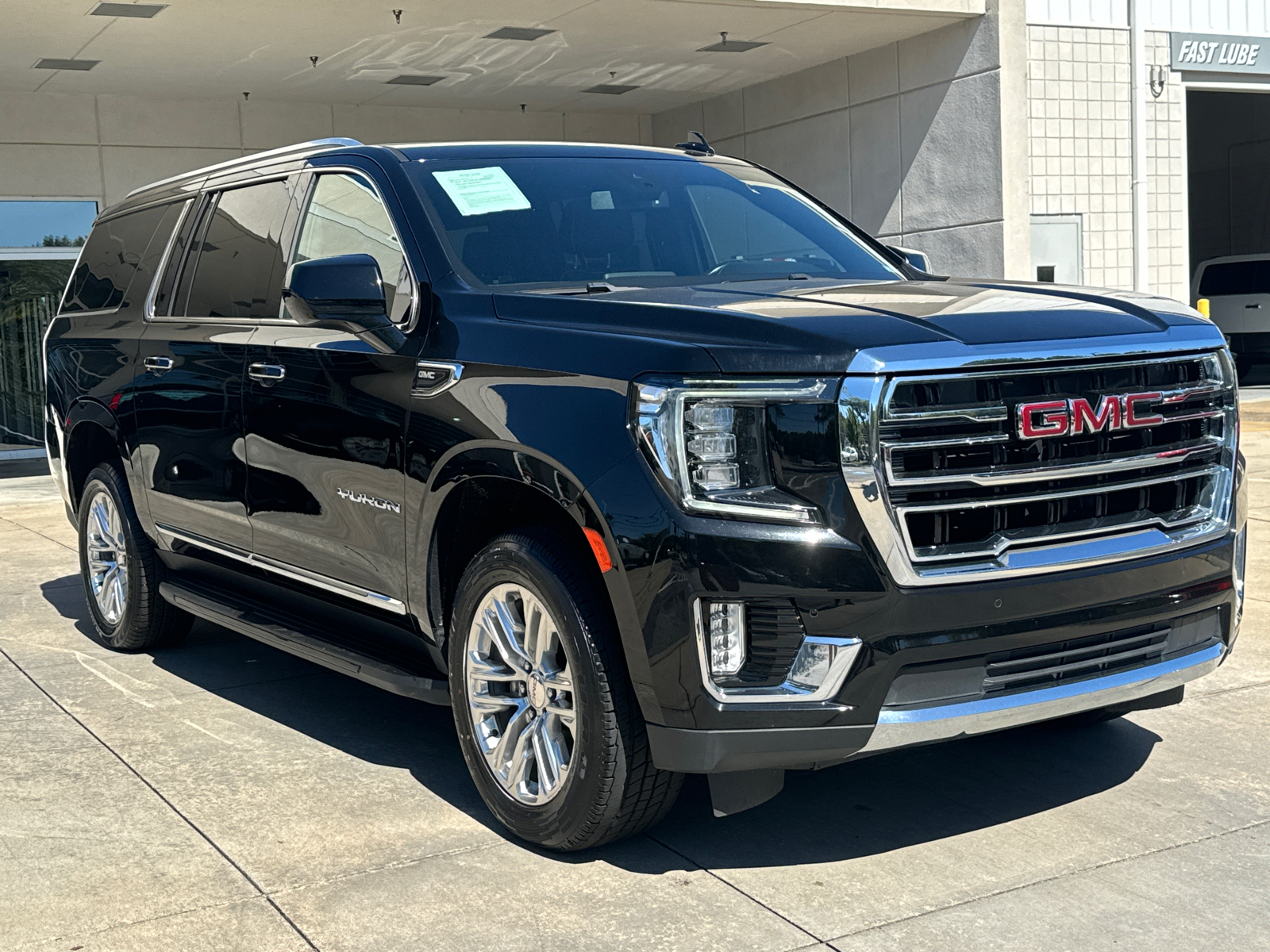 2022 GMC Yukon XL SLT 3